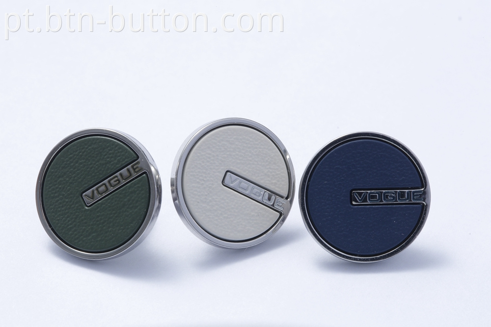 Metal snap buttons for knitwear